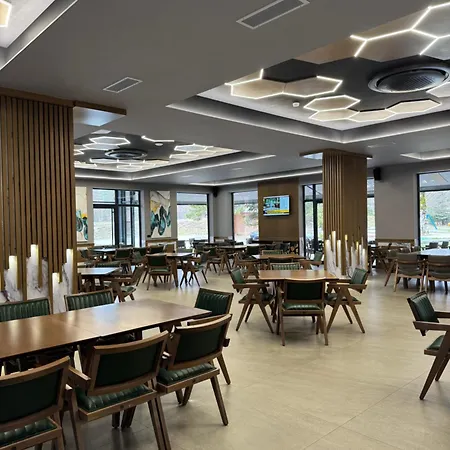 Fusha E Gjese فندق 4*