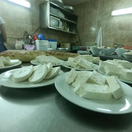 Fusha E Gjese فندق فالبني