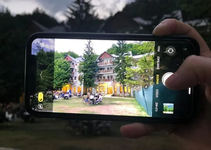 فندق Fusha E Gjese 4*