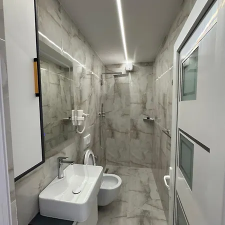 Fusha E Gjese מלון