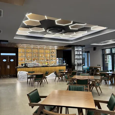 Fusha E Gjese מלון 4*